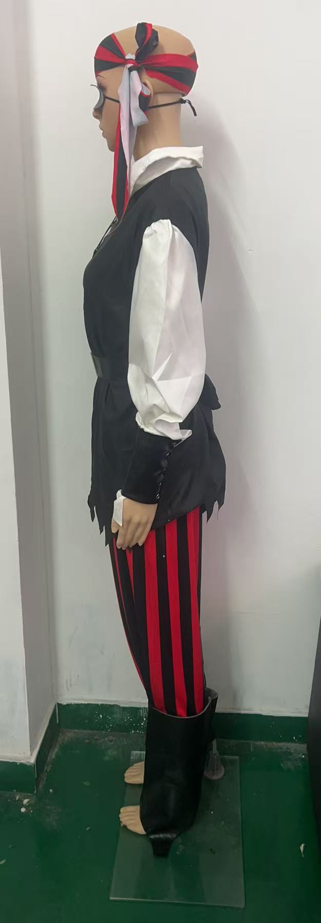 Adult Pirate Costume — Halloween, Parties & Stage | RENEOS™